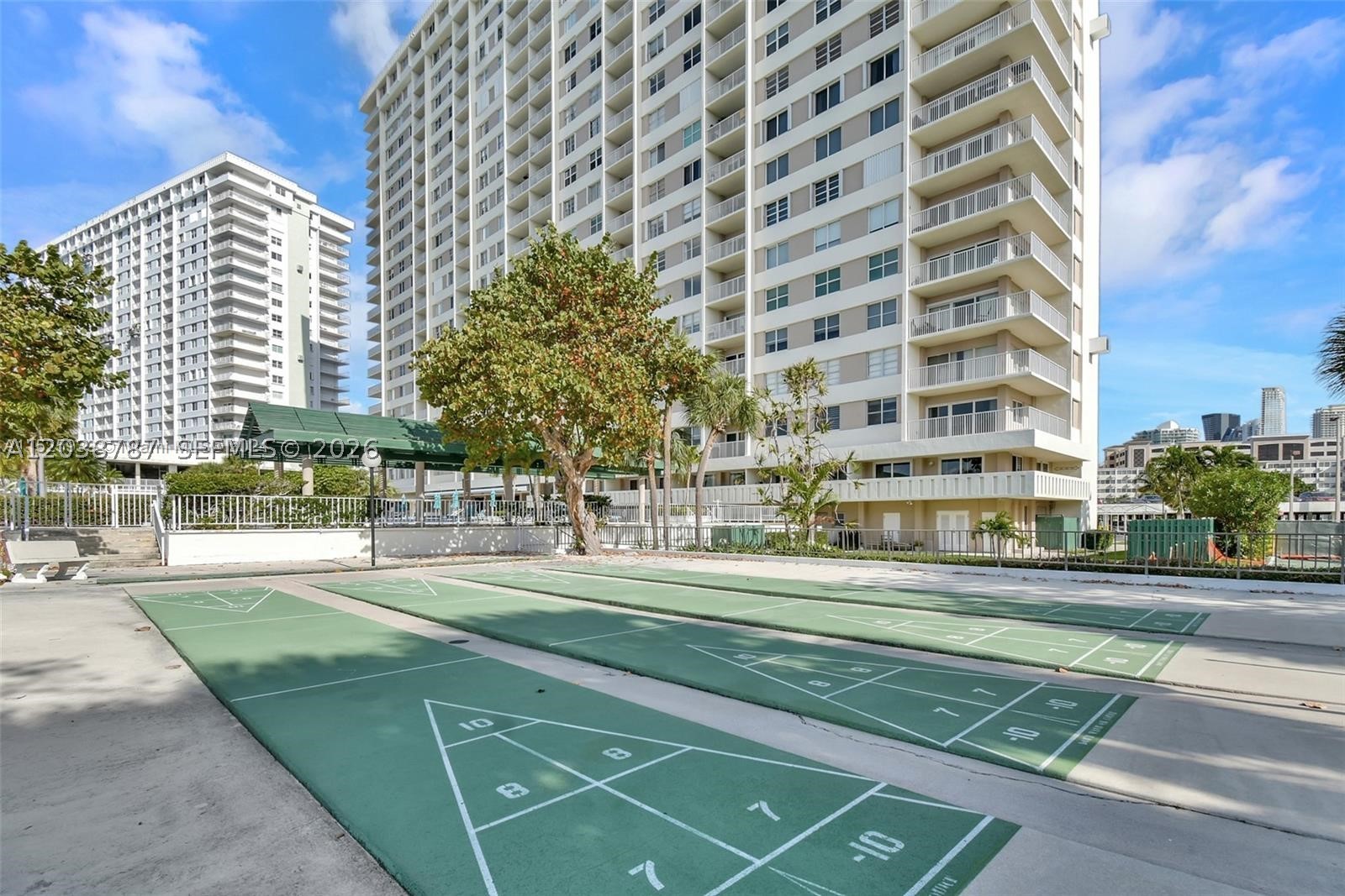 image Arlen House Condo50