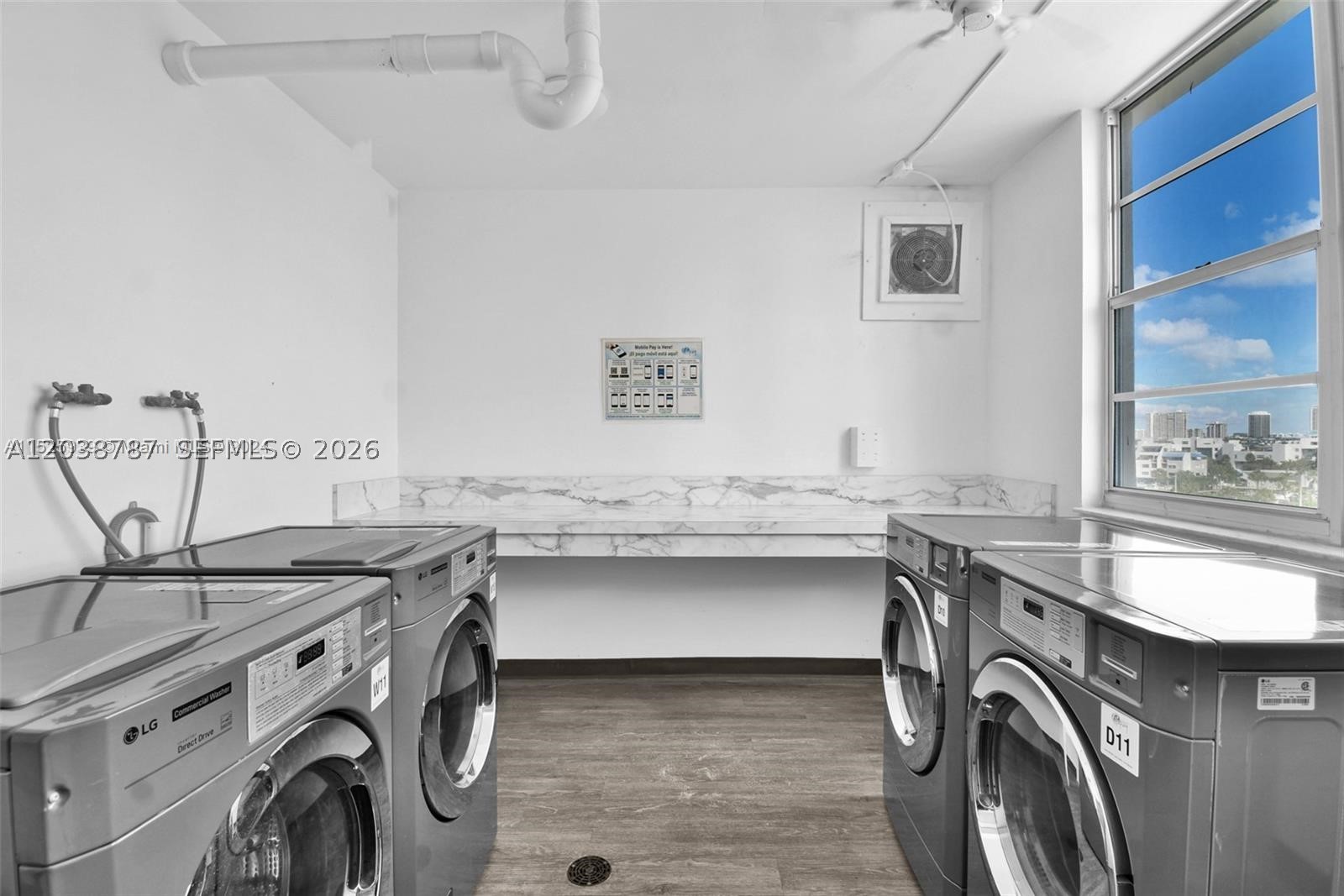 image Arlen House Condo57