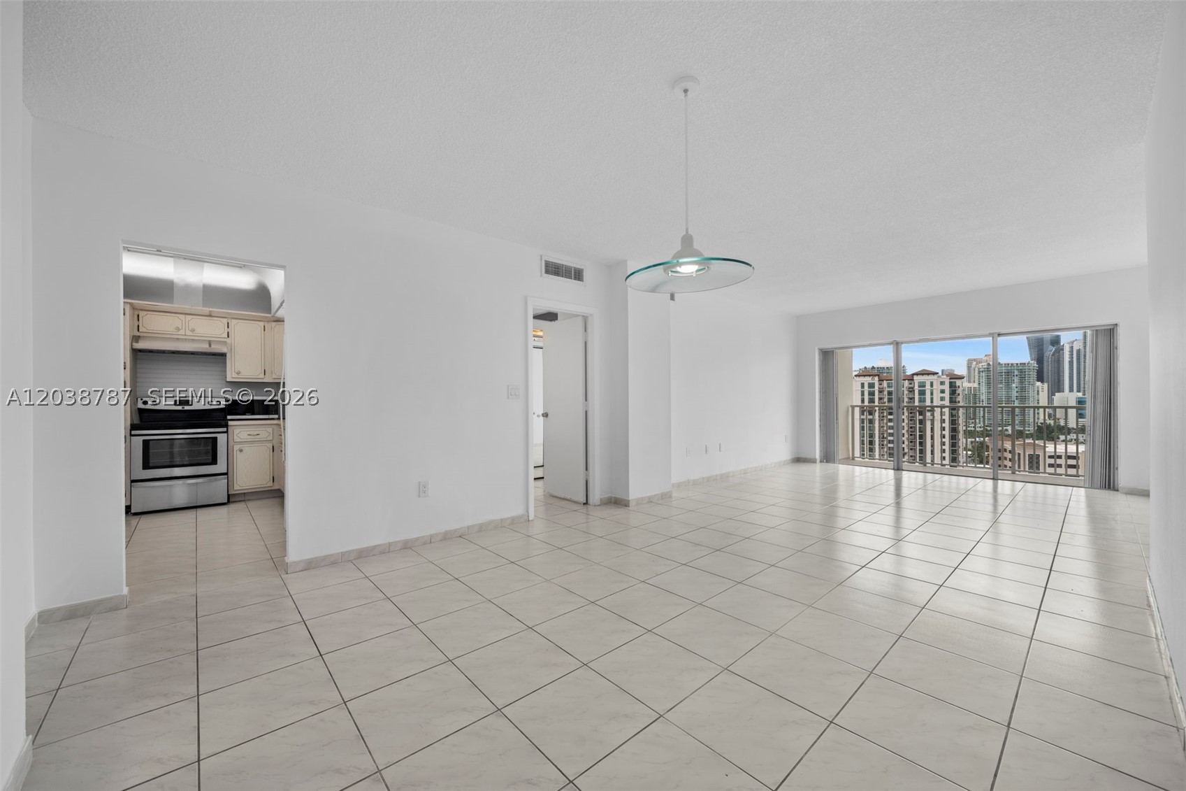 image Arlen House Condo5