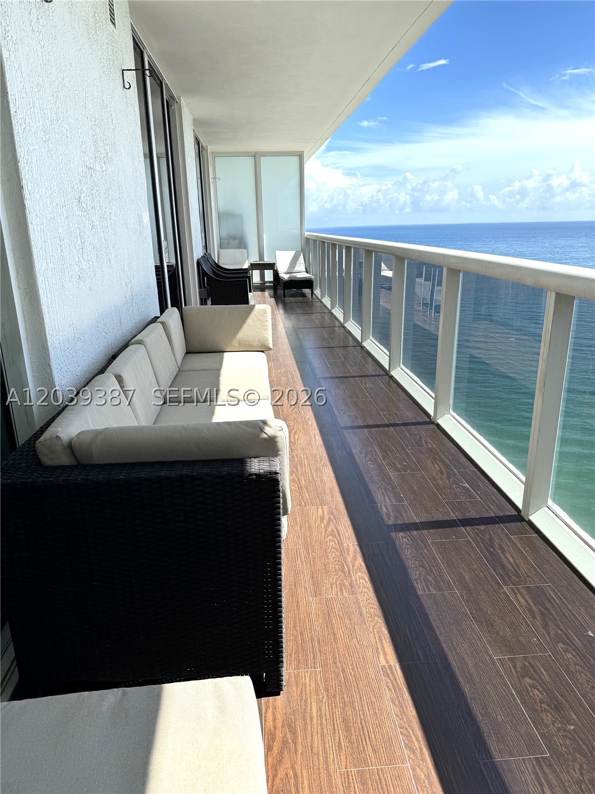 image Beach Club 21