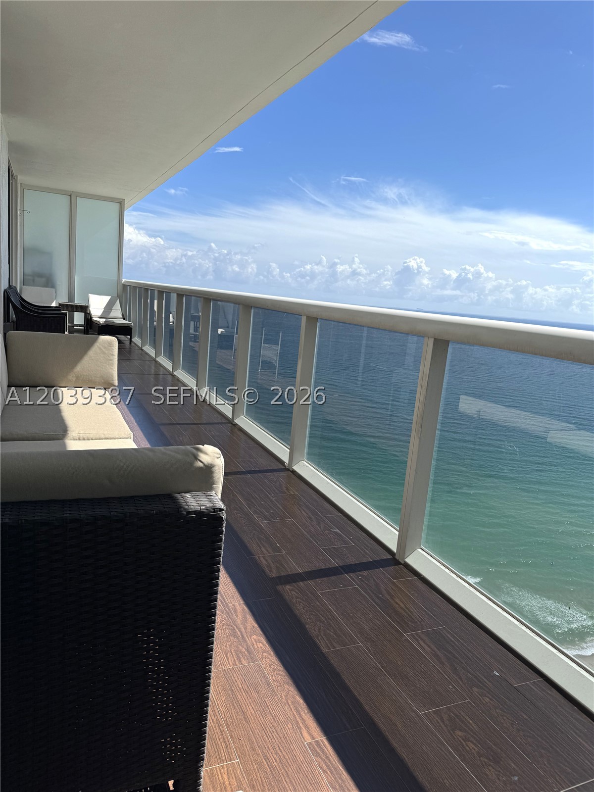 image Beach Club 22