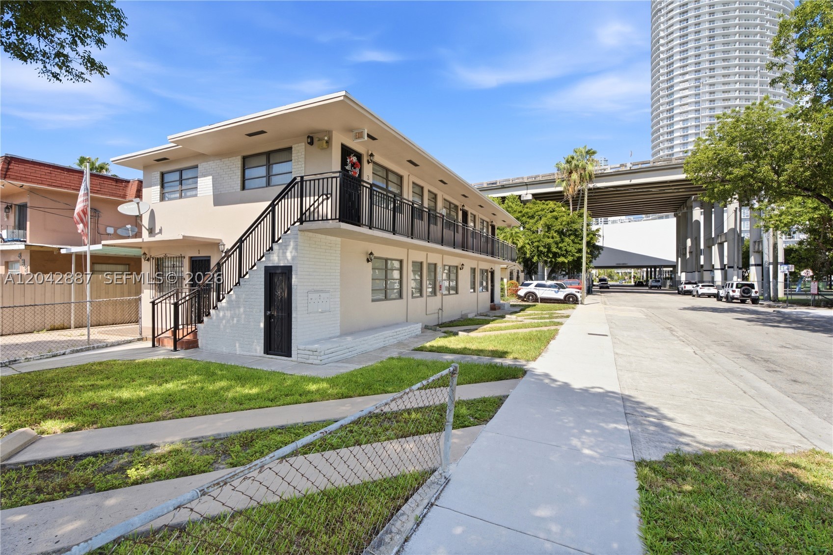 443 SW 4th Ave Miami, FL 33130
