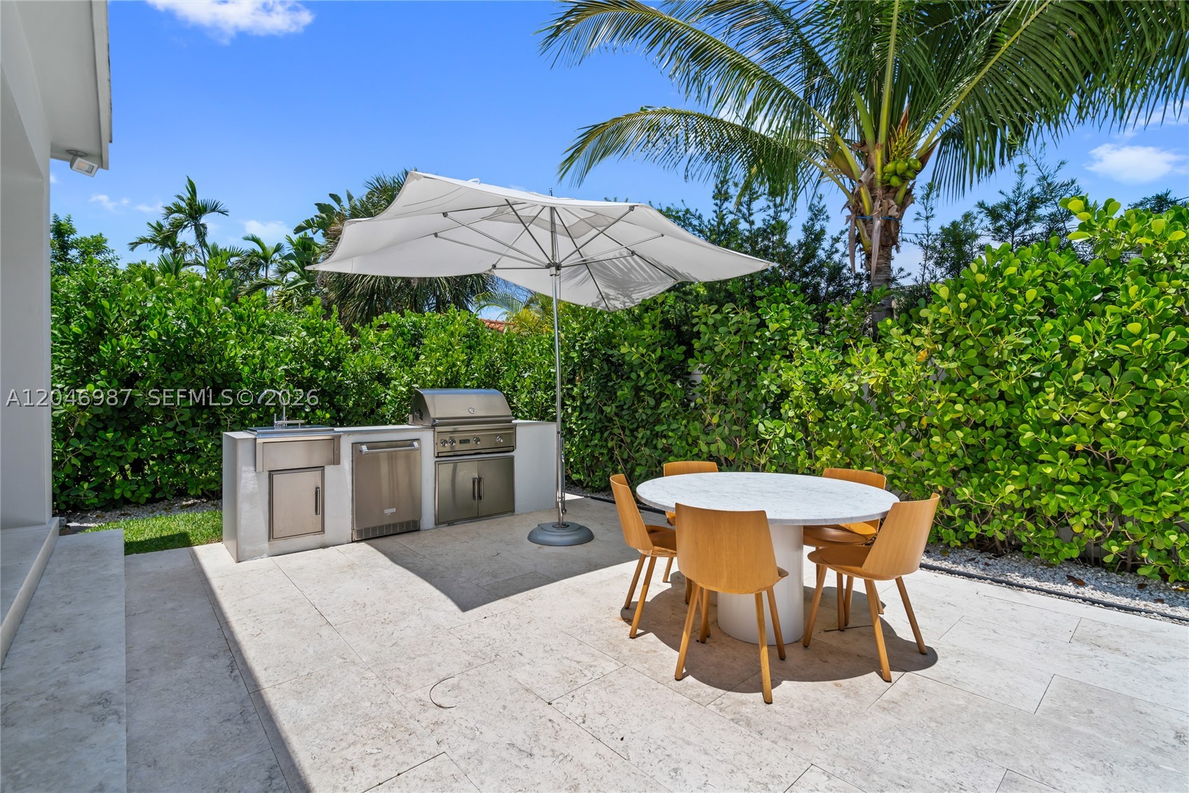 9033 Emerson Ave Surfside, FL 33154