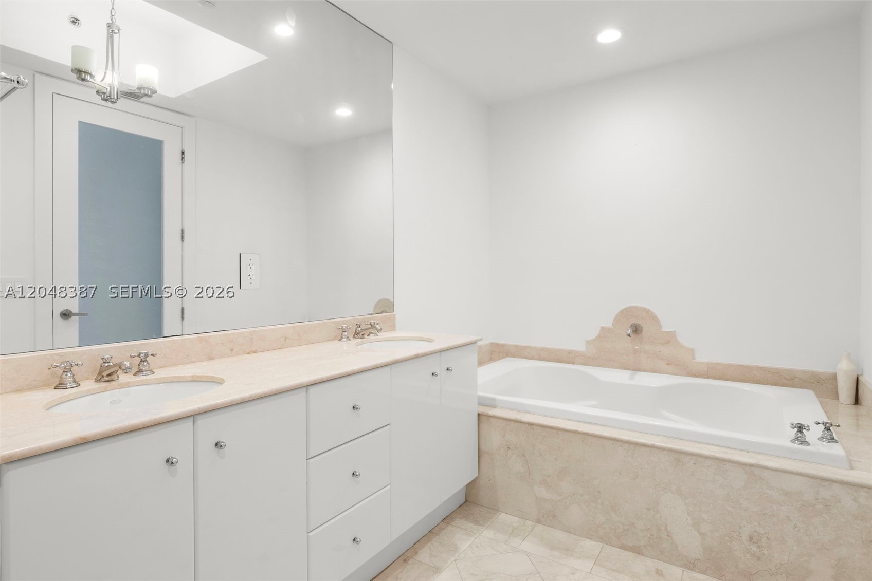 100 S Pointe Dr #501 Miami Beach, FL 33139