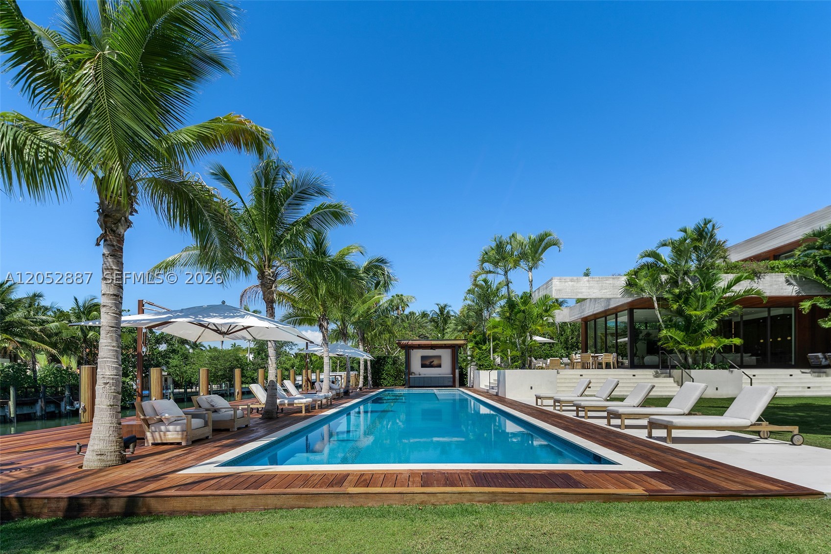 1420 W 23rd St Miami Beach, FL 33140