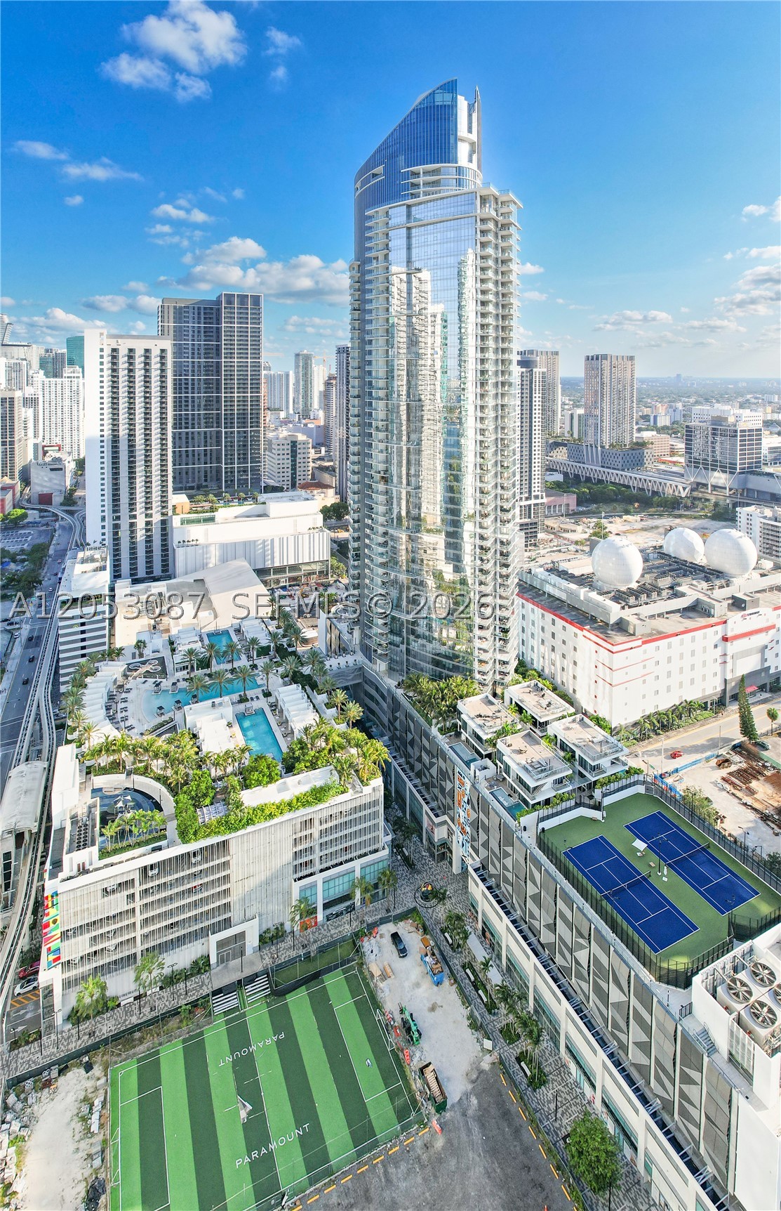 image Paramount Miami Worldcenter0