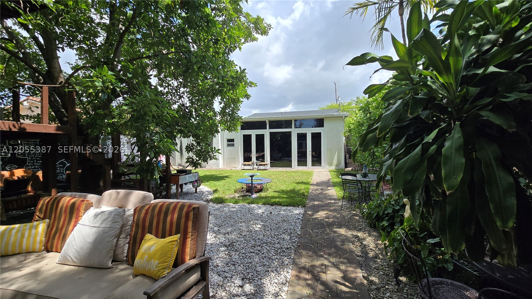 2000 SW 25th St Miami, FL 33133