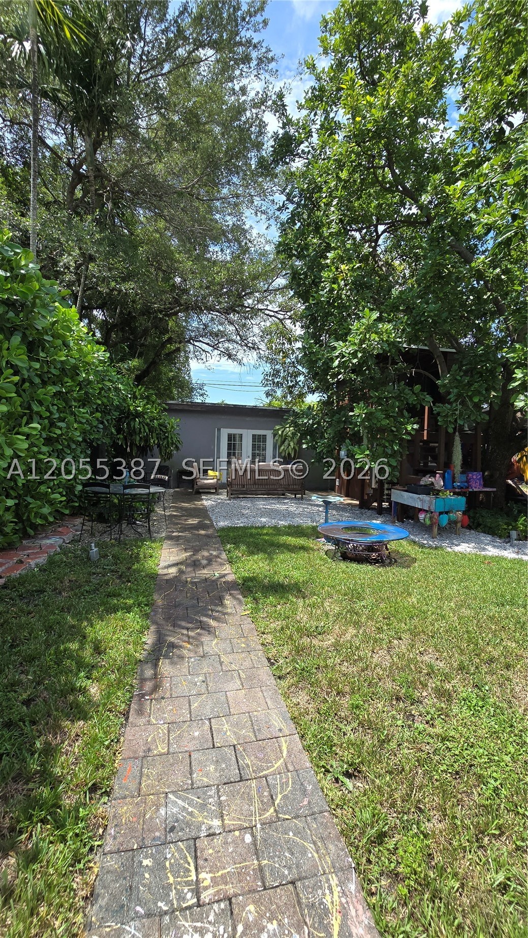 2000 SW 25th St Miami, FL 33133