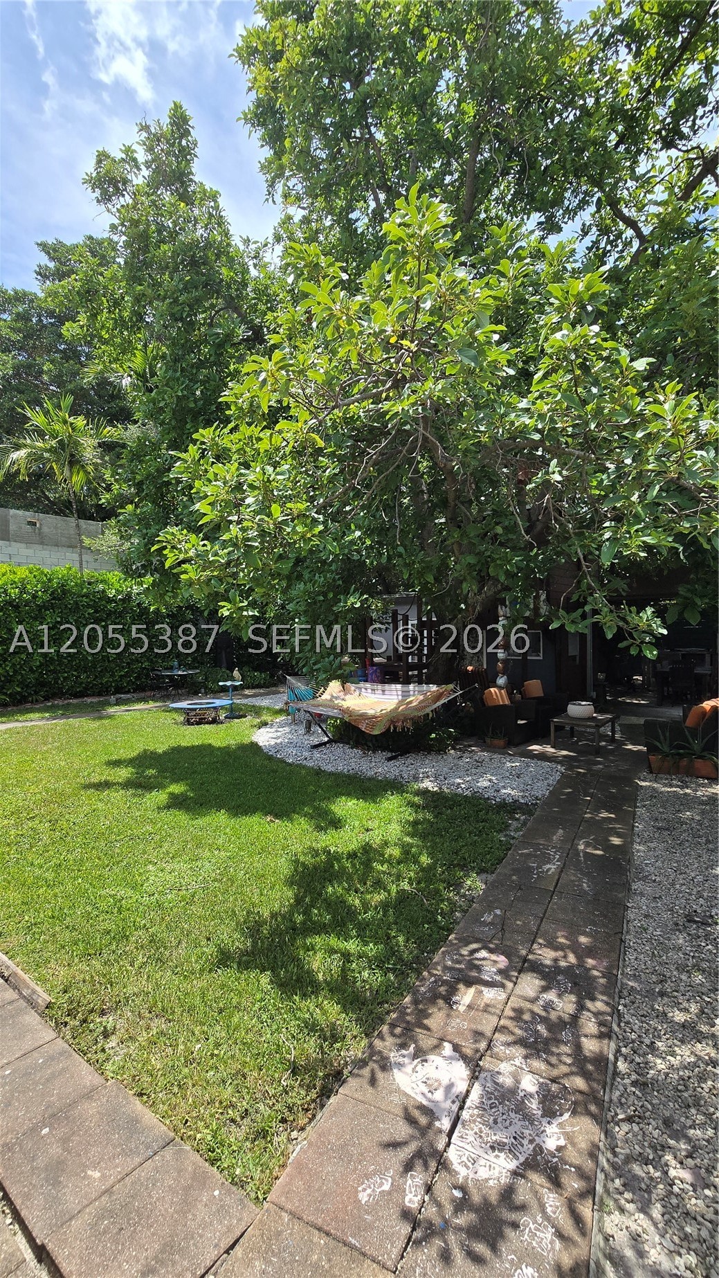 2000 SW 25th St Miami, FL 33133