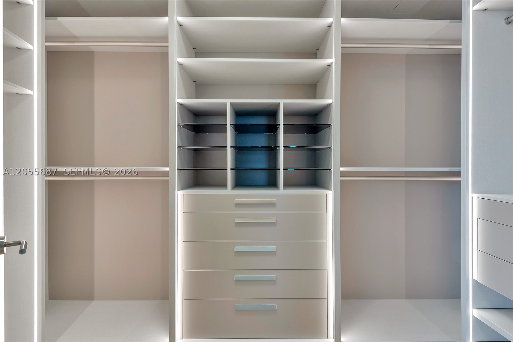 image Porsche Design Tower28