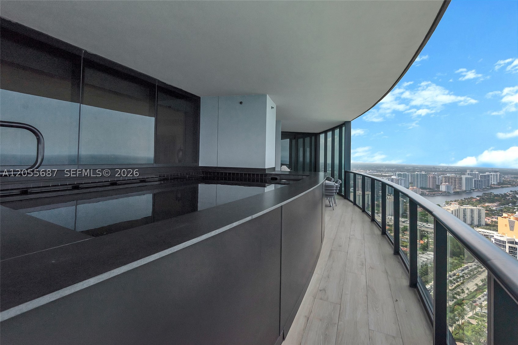image Porsche Design Tower45