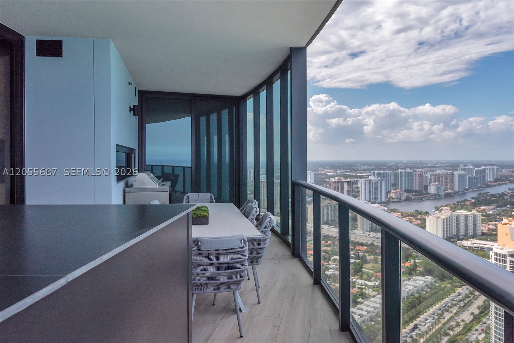 image Porsche Design Tower46