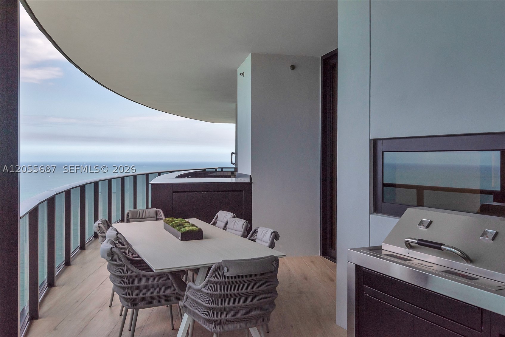 image Porsche Design Tower48
