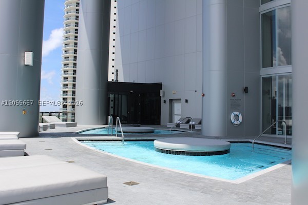 image Porsche Design Tower56