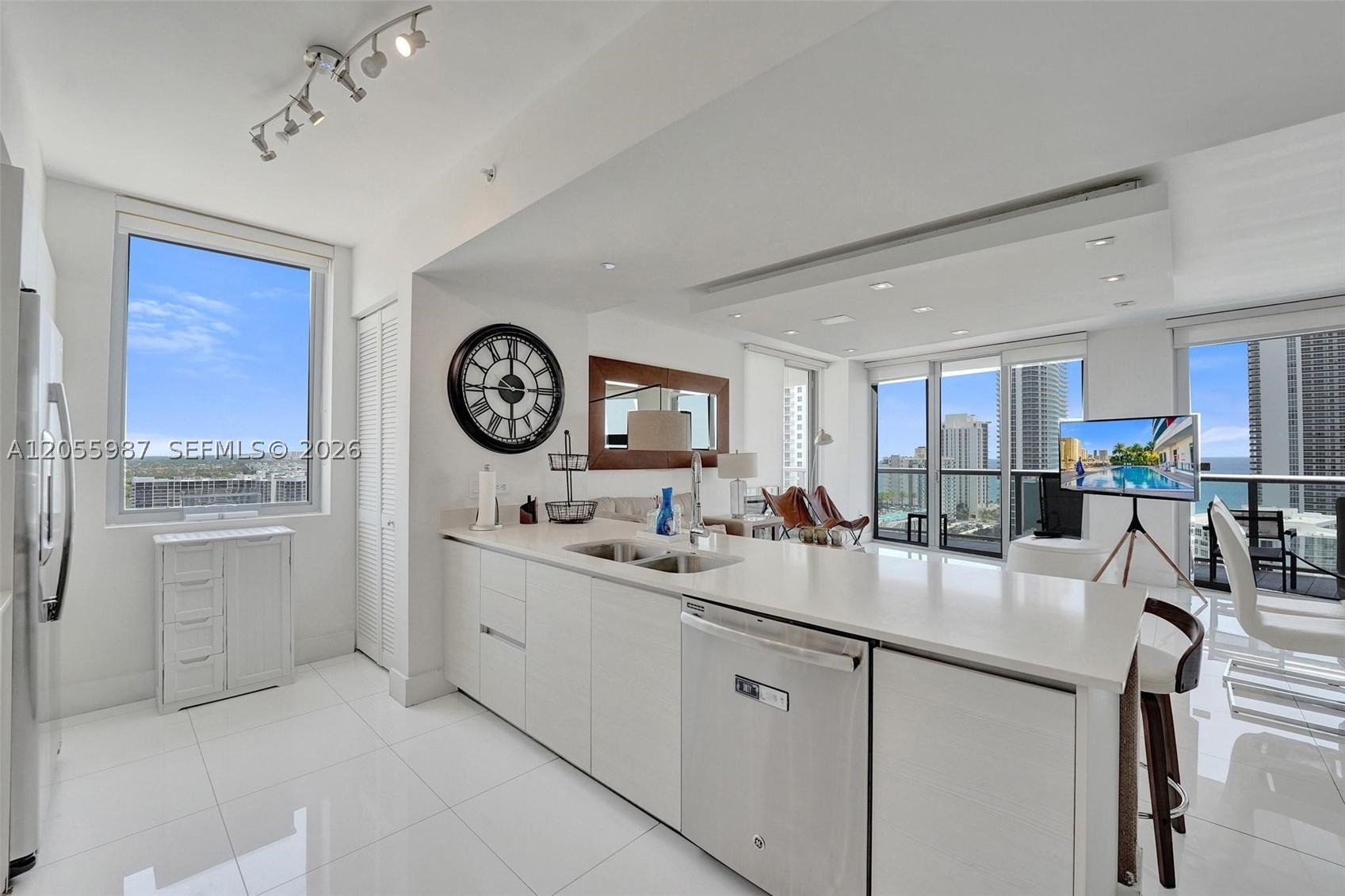 image Beachwalk Condominium0