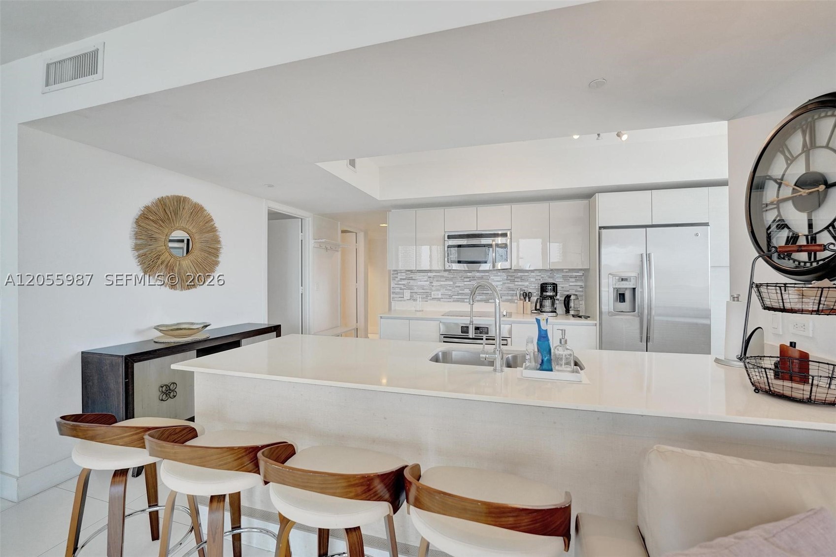 image Beachwalk Condominium3