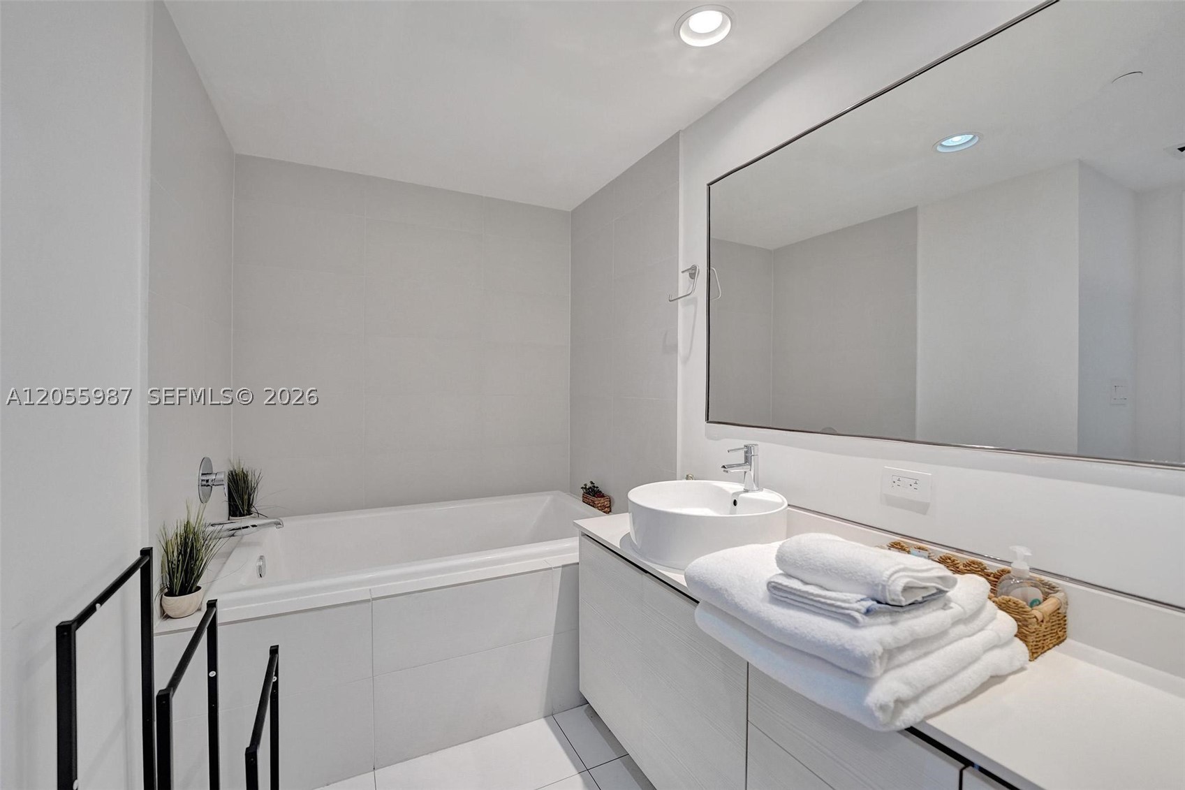 image Beachwalk Condominium55