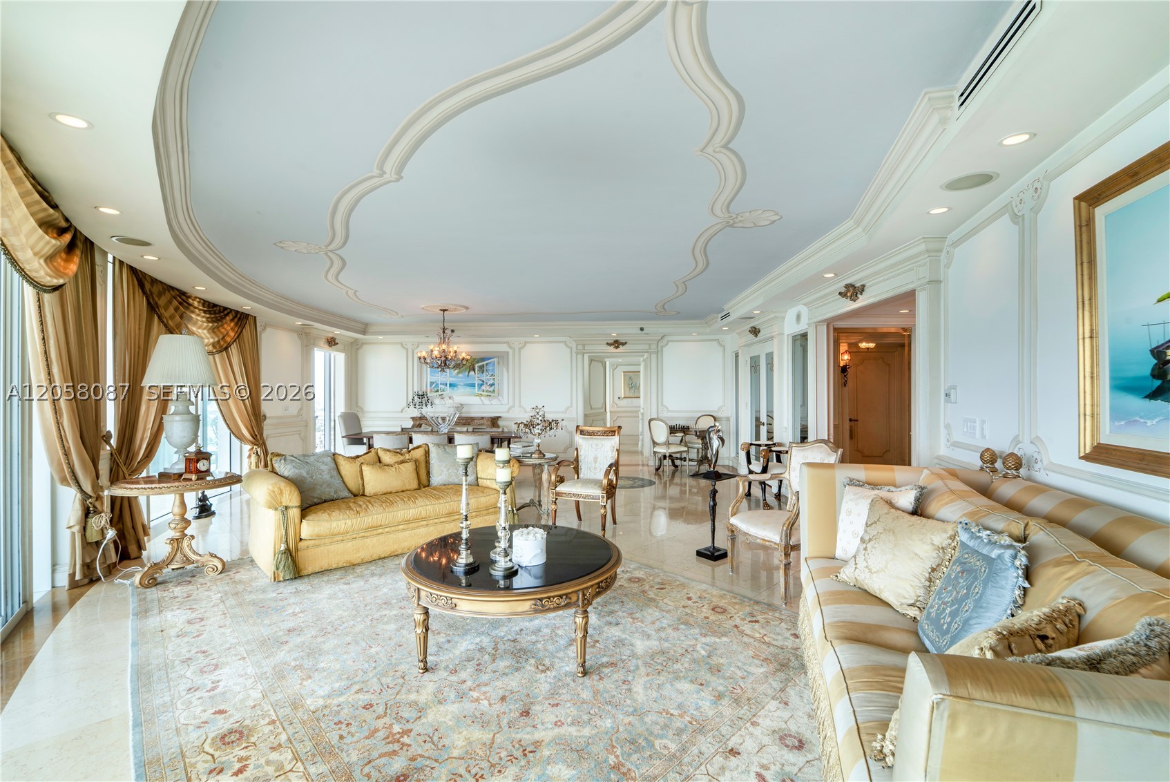 1000 S Pointe Dr #2501 Miami Beach, FL 33139