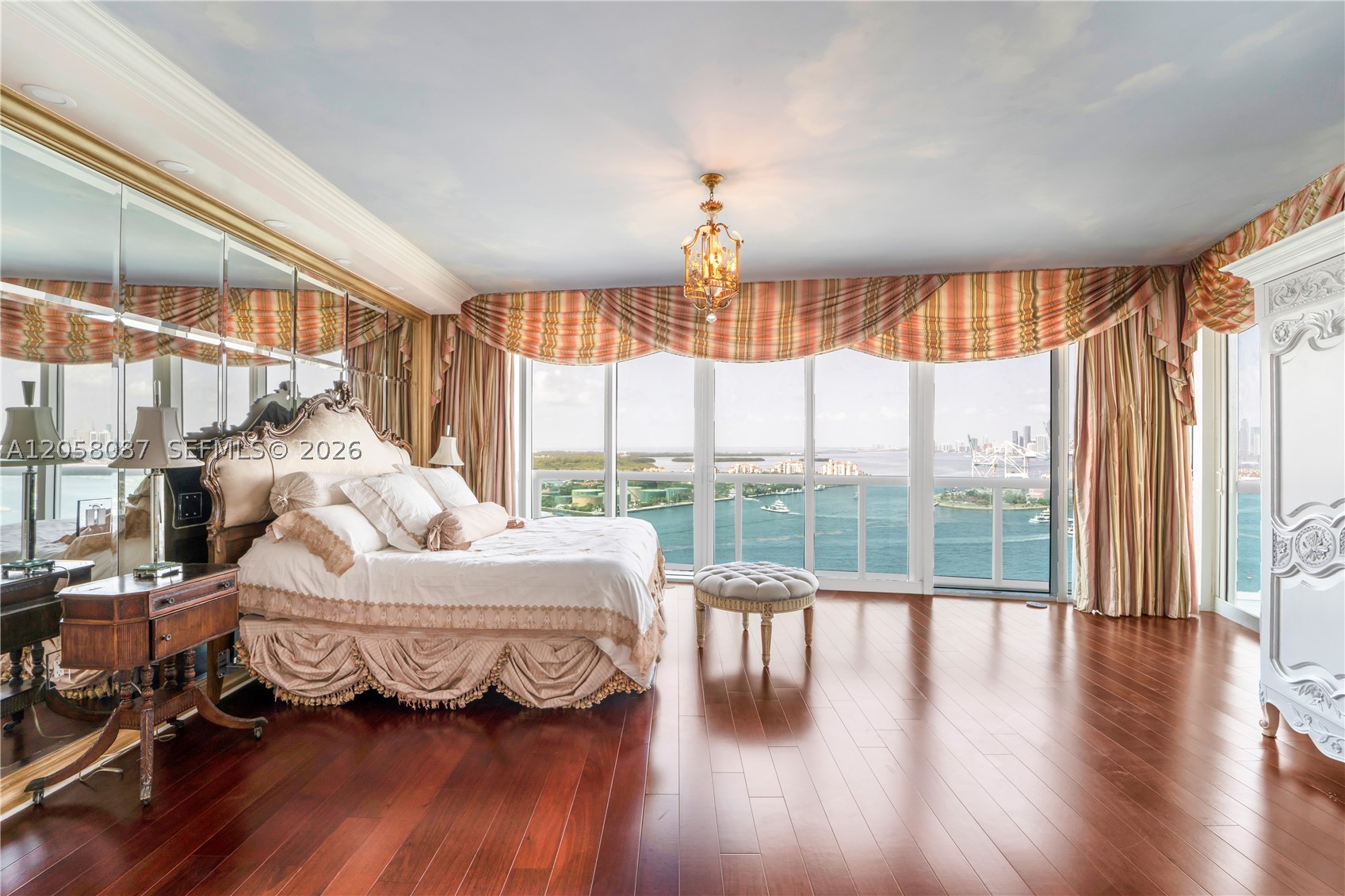 1000 S Pointe Dr #2501 Miami Beach, FL 33139