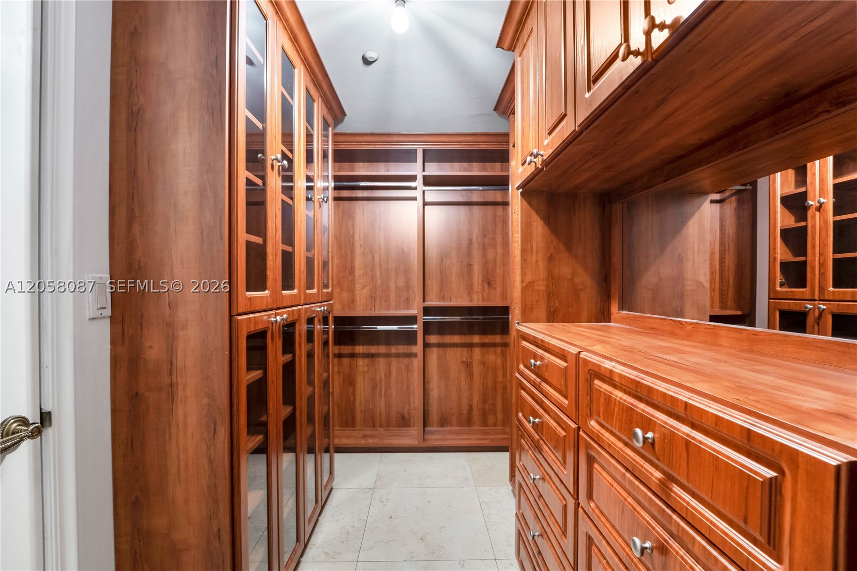 1000 S Pointe Dr #2501 Miami Beach, FL 33139