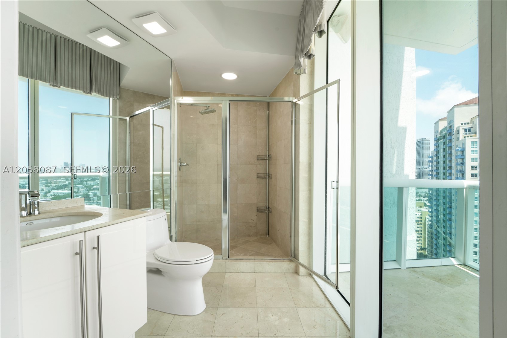 1000 S Pointe Dr #2501 Miami Beach, FL 33139