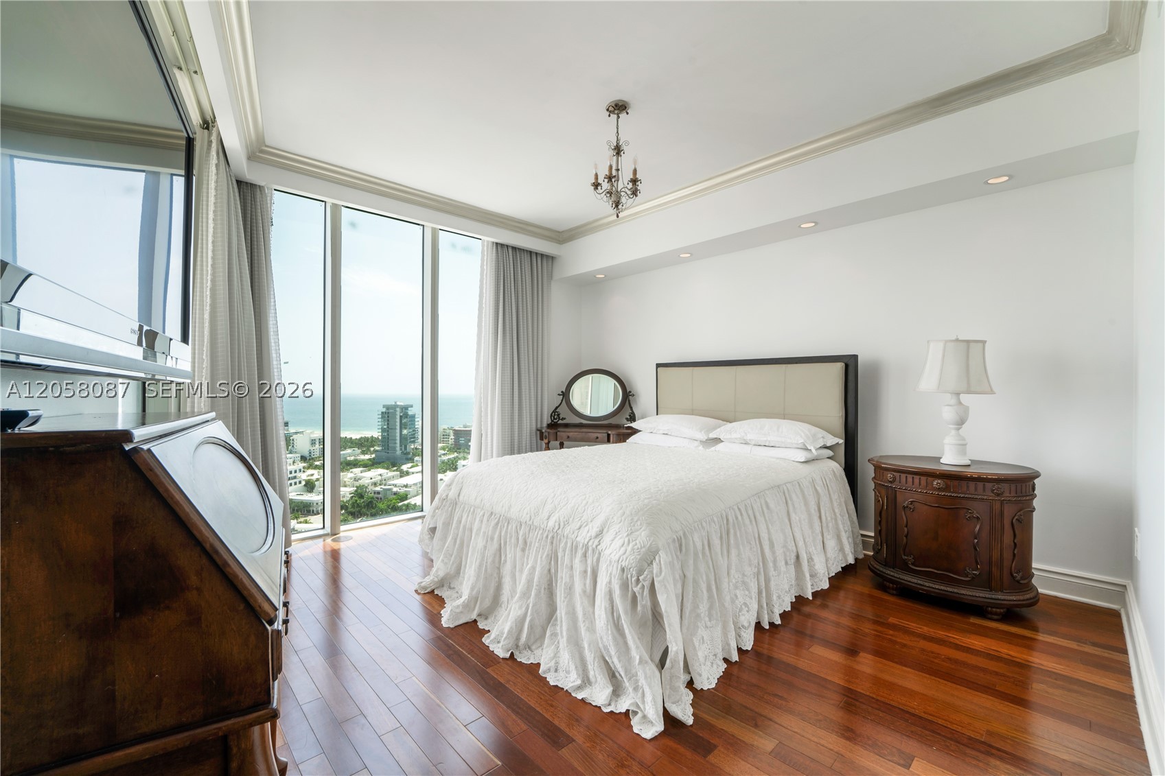 1000 S Pointe Dr #2501 Miami Beach, FL 33139