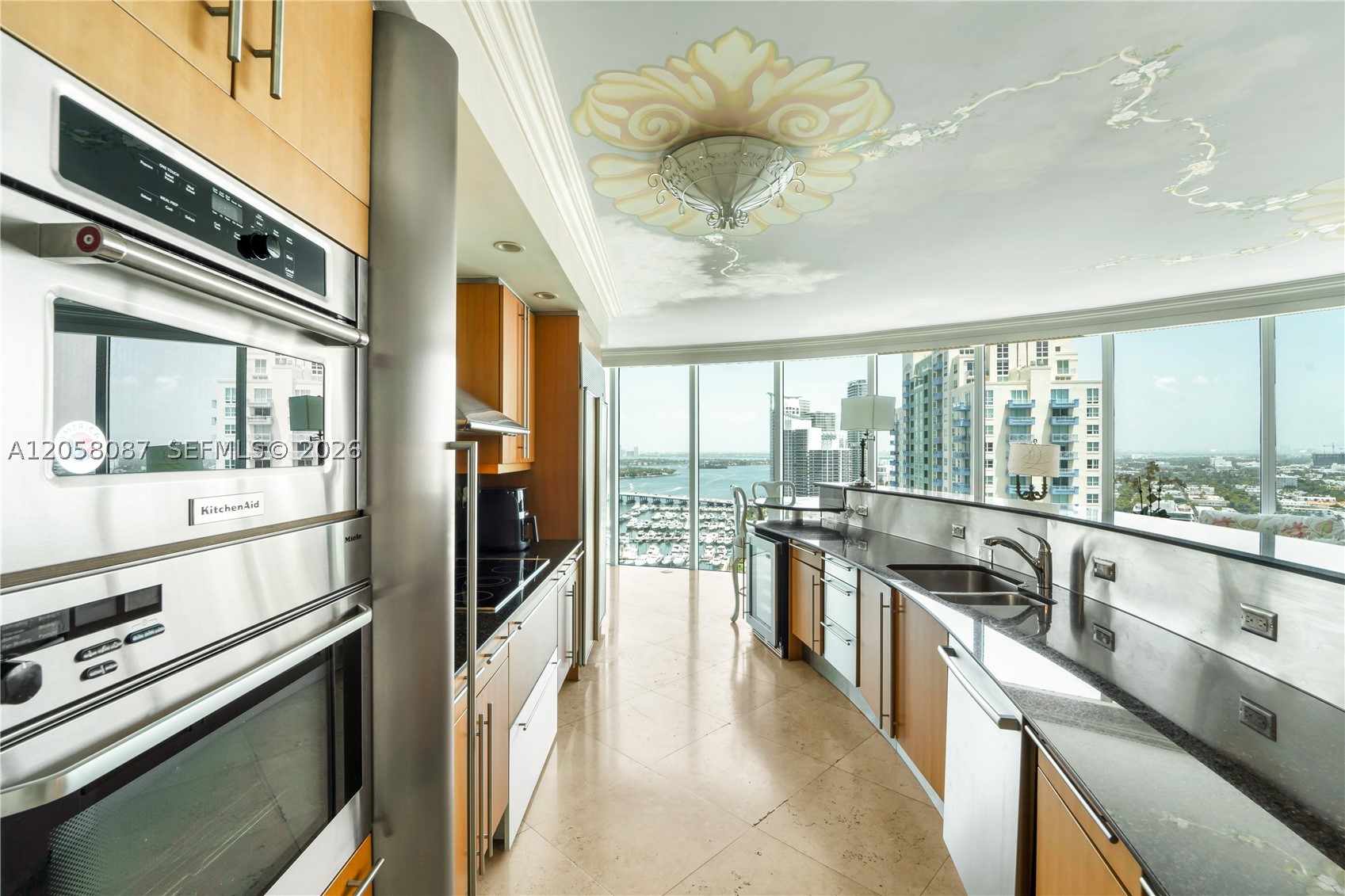 1000 S Pointe Dr #2501 Miami Beach, FL 33139