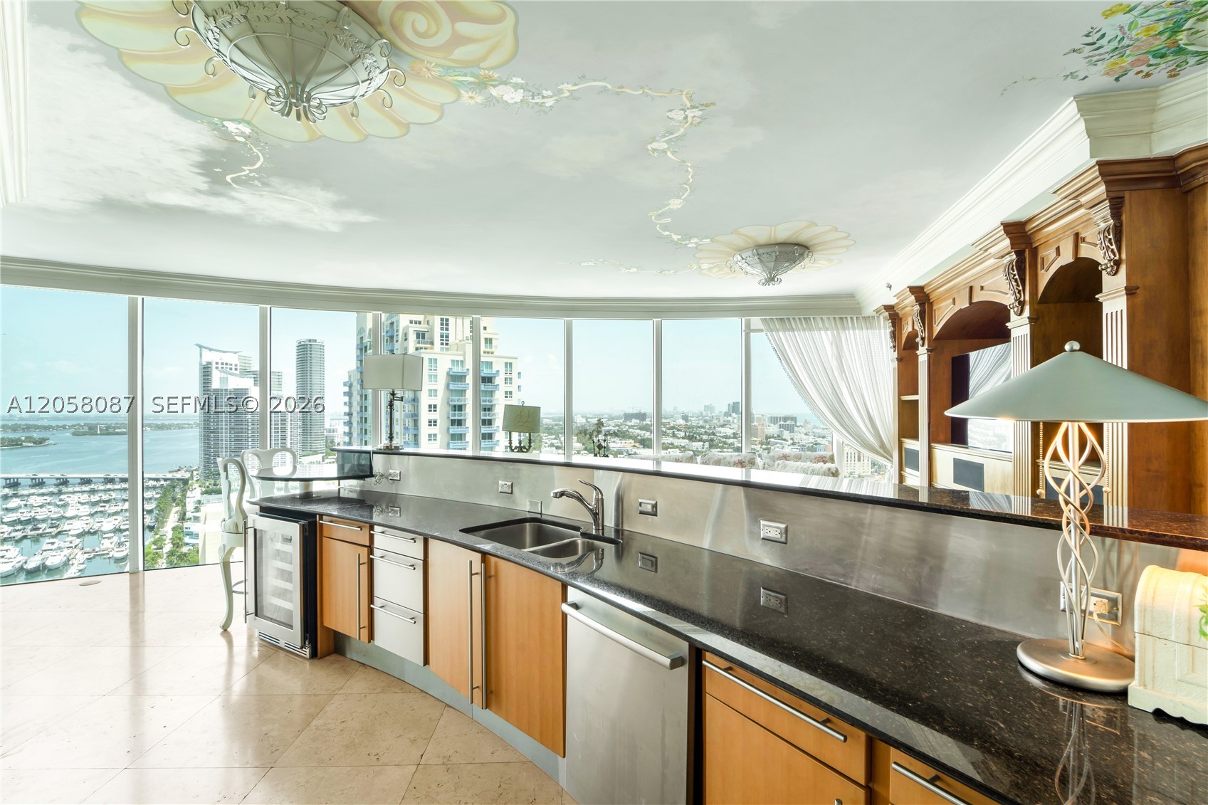 1000 S Pointe Dr #2501 Miami Beach, FL 33139