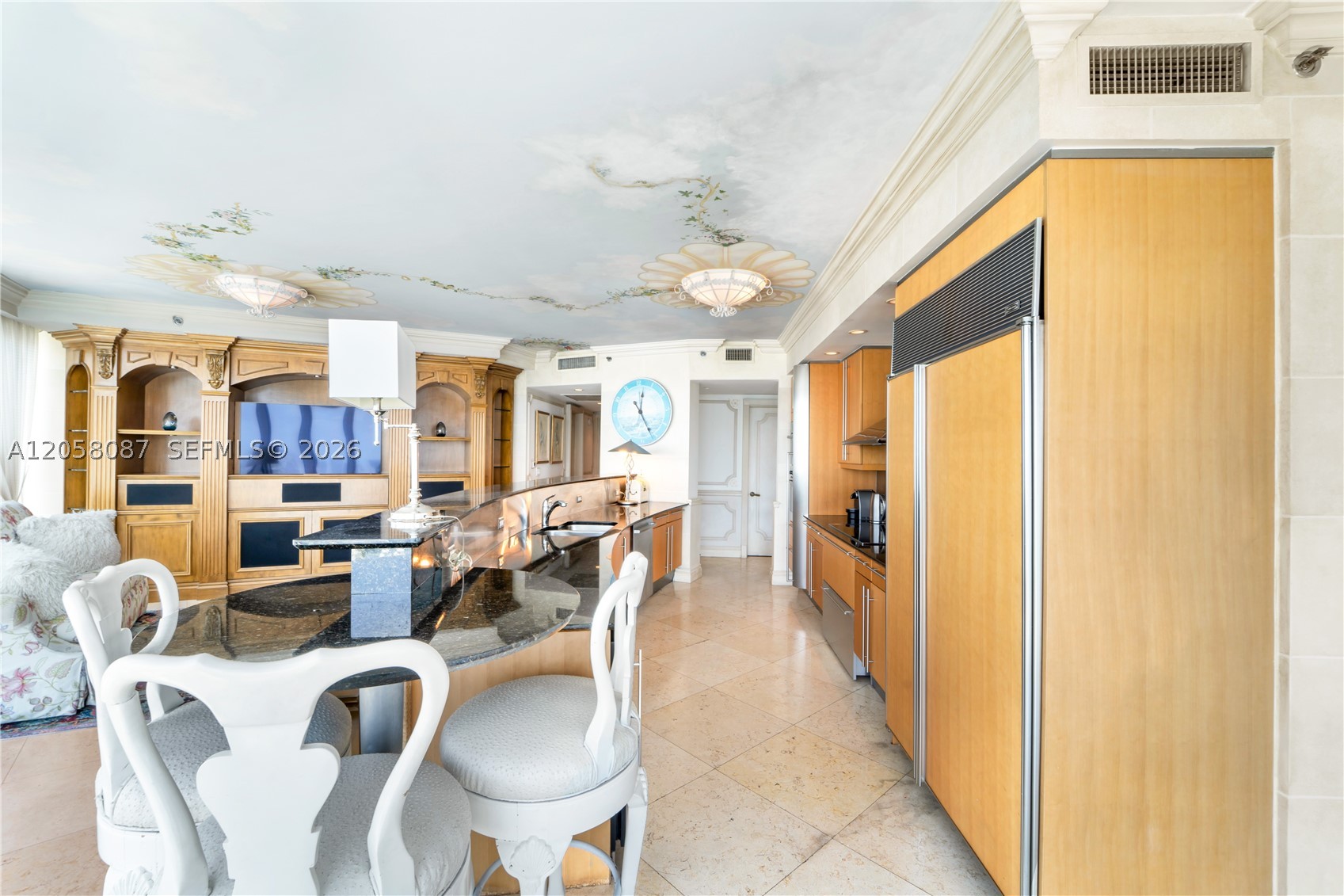 1000 S Pointe Dr #2501 Miami Beach, FL 33139