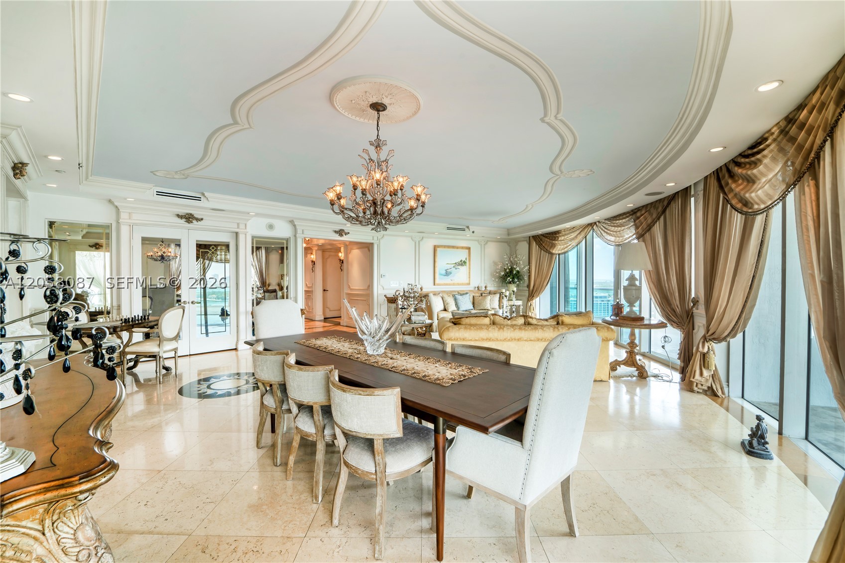 1000 S Pointe Dr #2501 Miami Beach, FL 33139
