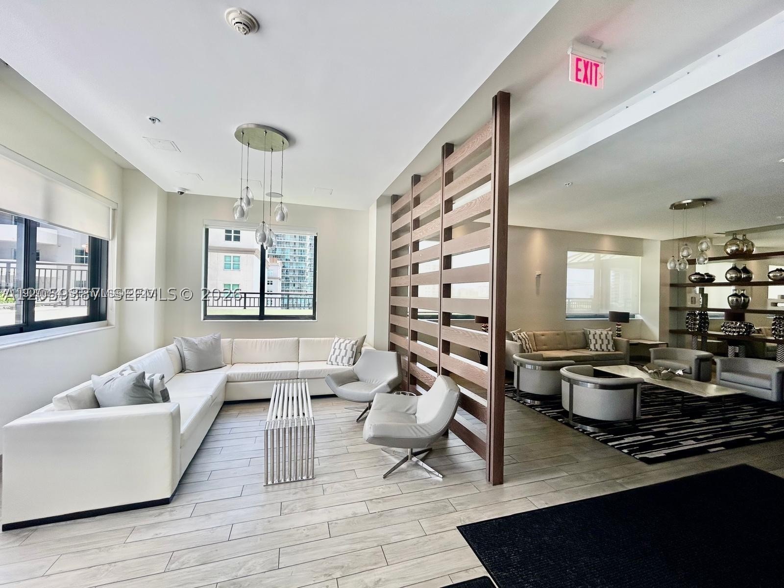 image Nine at Mary Brickell Village28