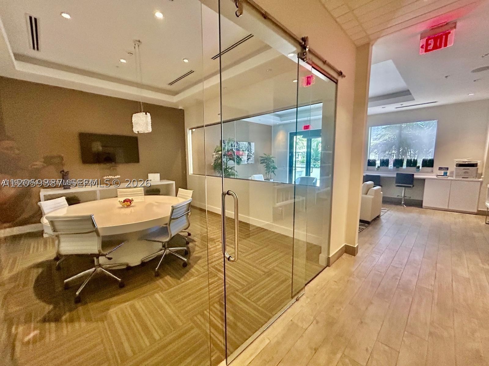 image Nine at Mary Brickell Village31