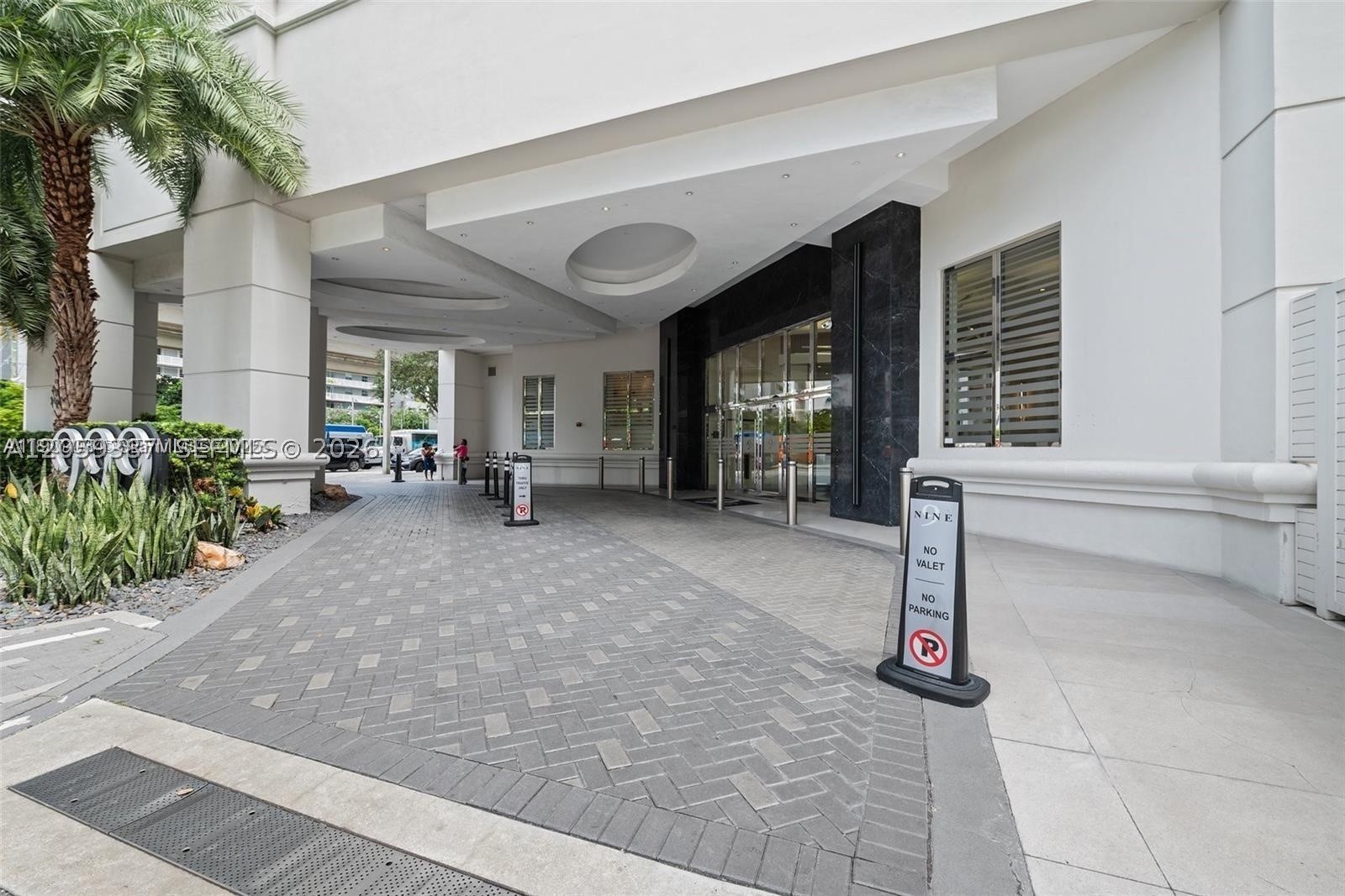 image Nine at Mary Brickell Village38