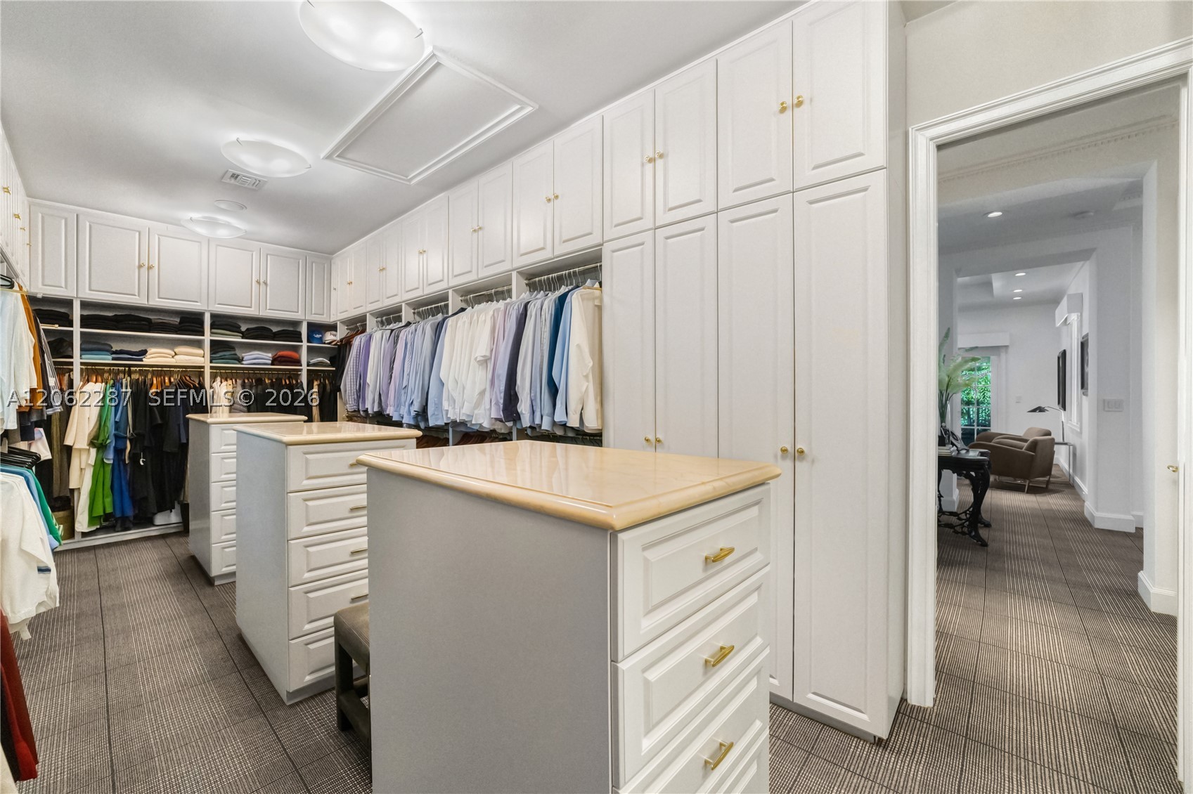 3460 S Moorings Way Miami, FL 33133