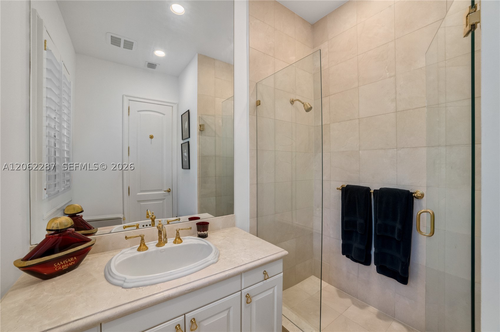 3460 S Moorings Way Miami, FL 33133