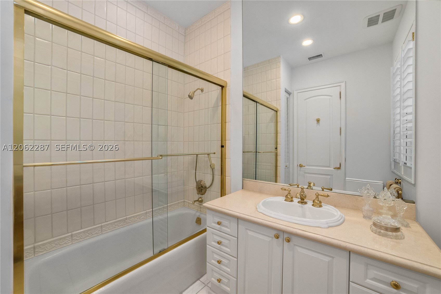 3460 S Moorings Way Miami, FL 33133