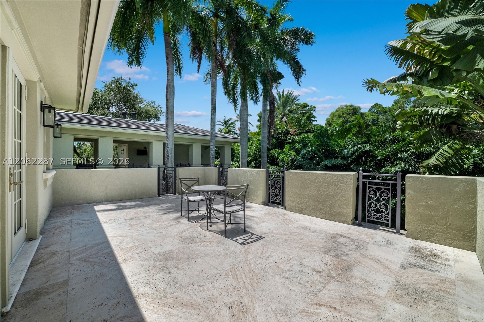 3460 S Moorings Way Miami, FL 33133