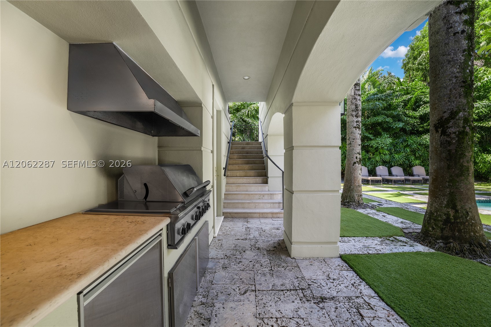 3460 S Moorings Way Miami, FL 33133