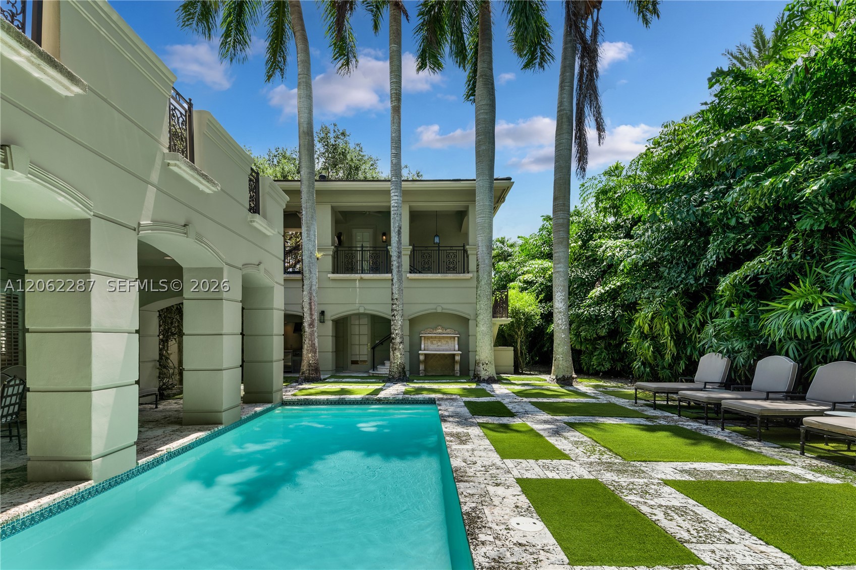 3460 S Moorings Way Miami, FL 33133