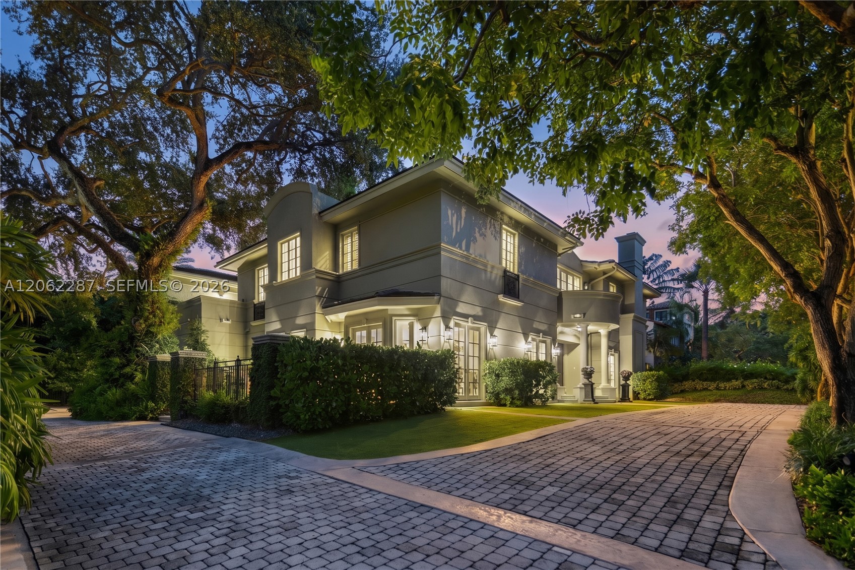 3460 S Moorings Way Miami, FL 33133