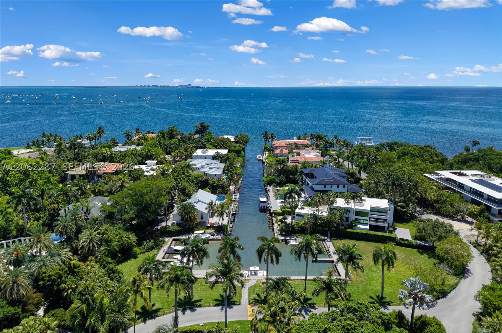 3460 S Moorings Way Miami, FL 33133