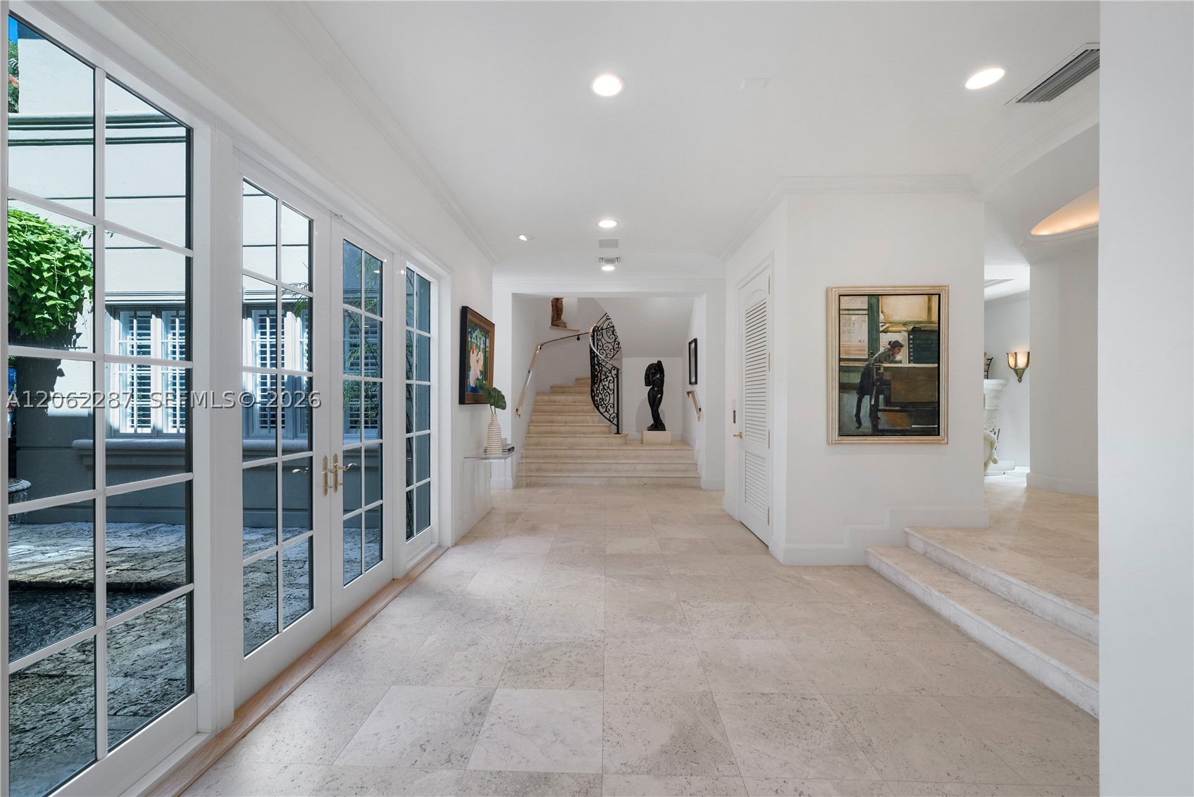 3460 S Moorings Way Miami, FL 33133