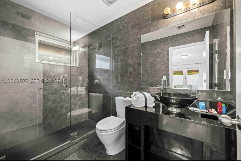 3427 Frow Ave Miami, FL 33133