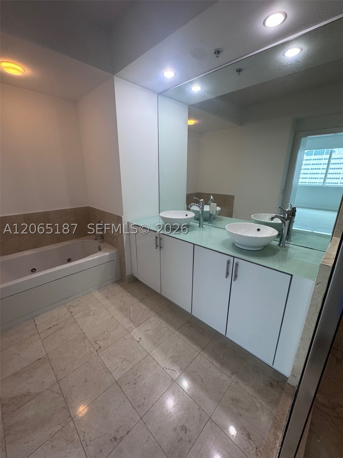 315 NE 3rd Ave #1905 Fort Lauderdale, FL 33301