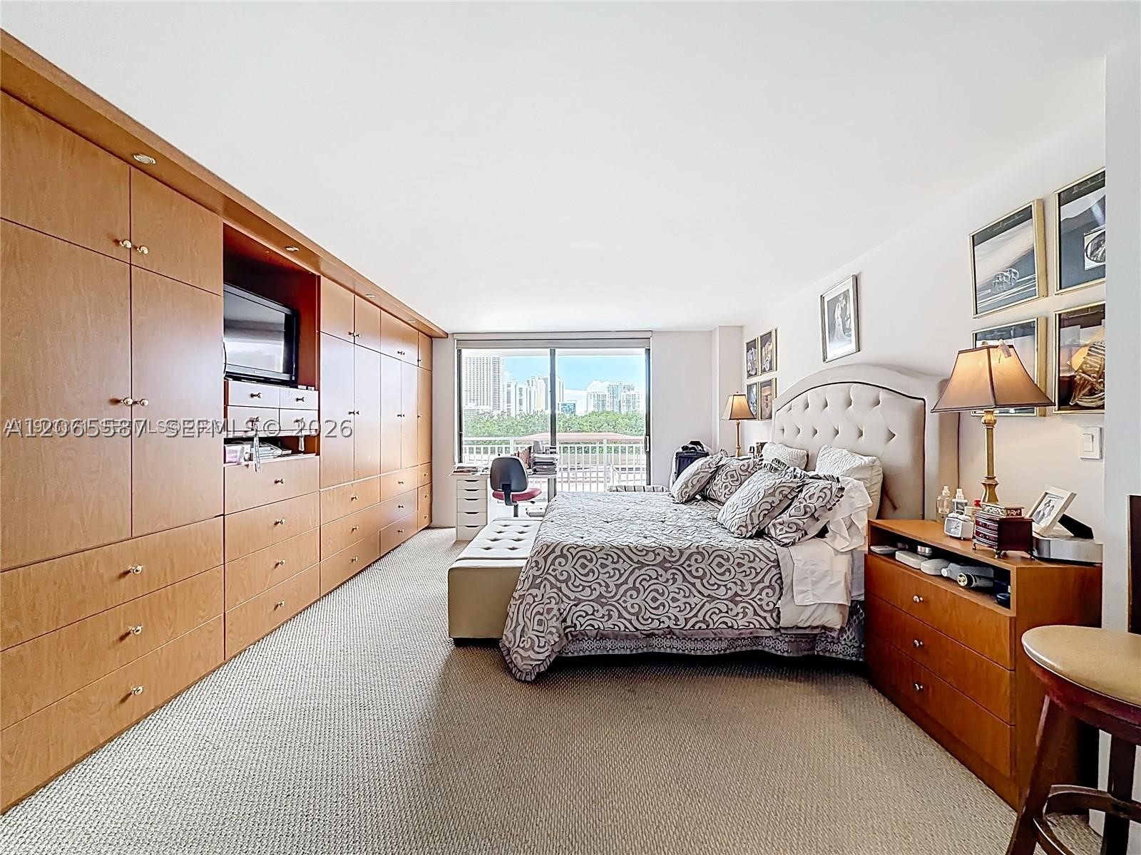 image Winston Towers 6005