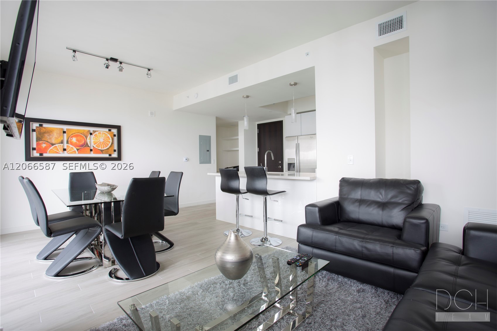 image Nine at Mary Brickell Village0