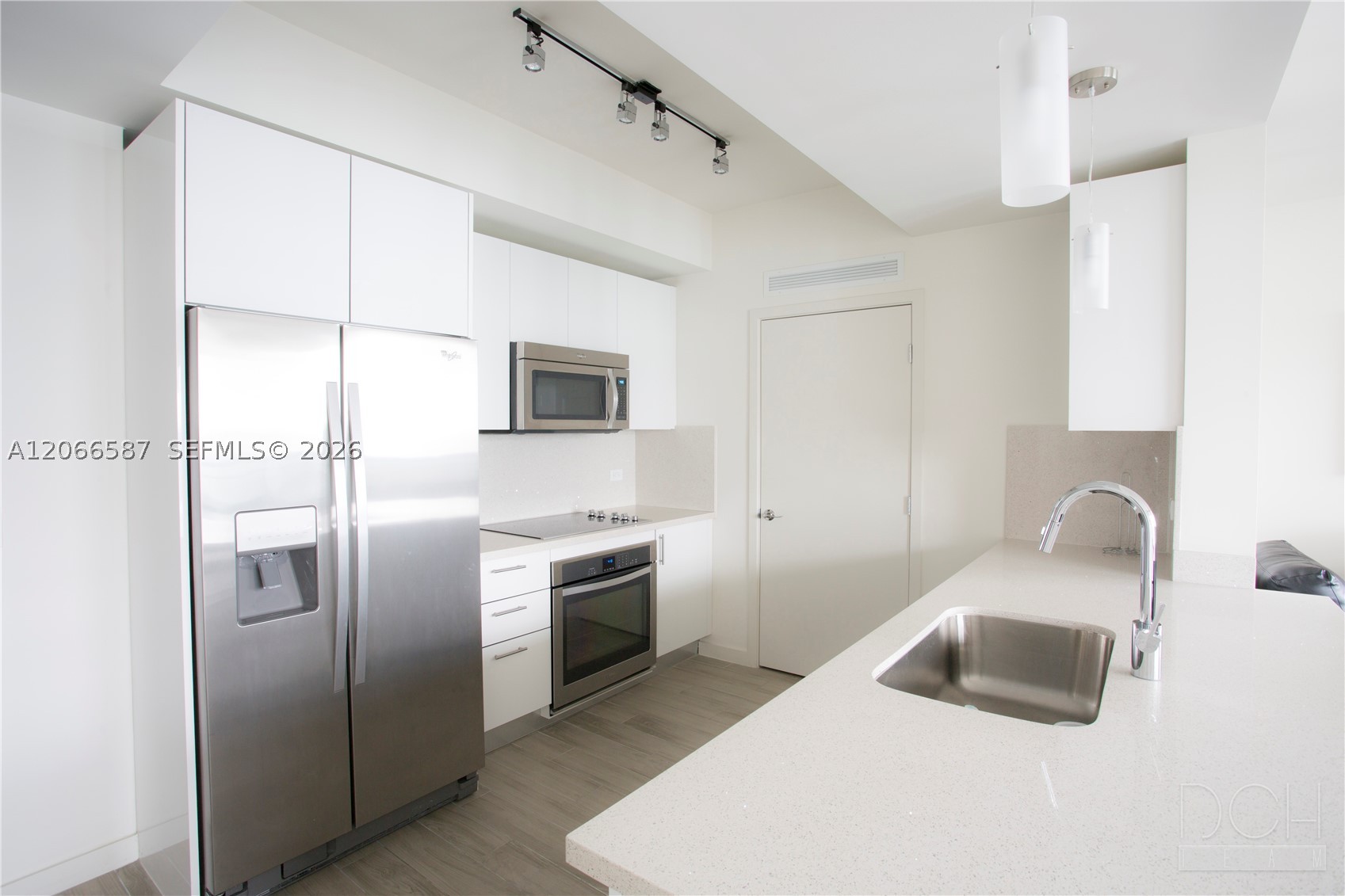 image Nine at Mary Brickell Village9