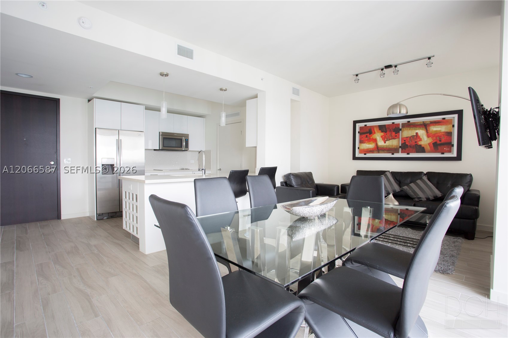image Nine at Mary Brickell Village6