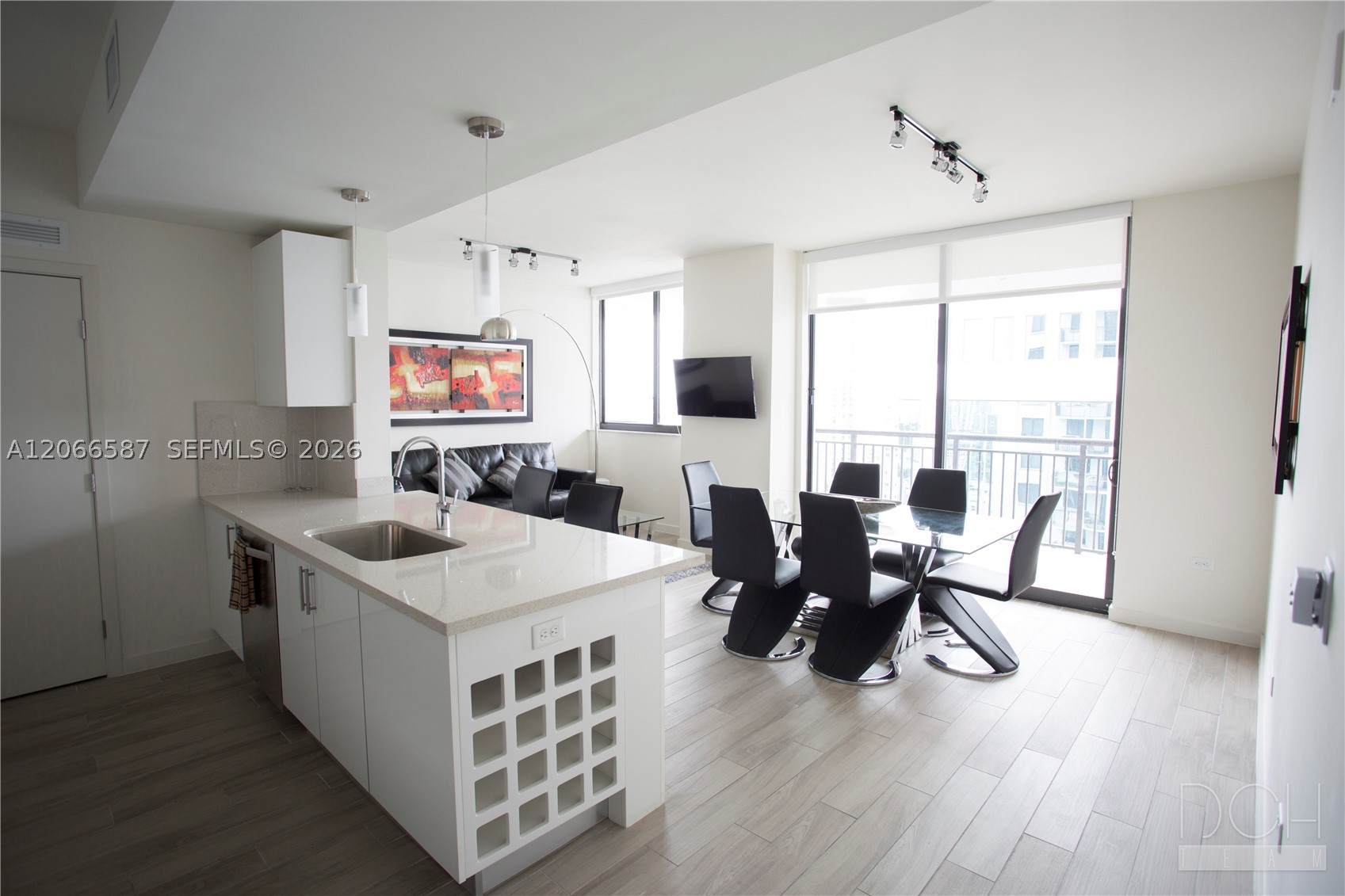 image Nine at Mary Brickell Village8