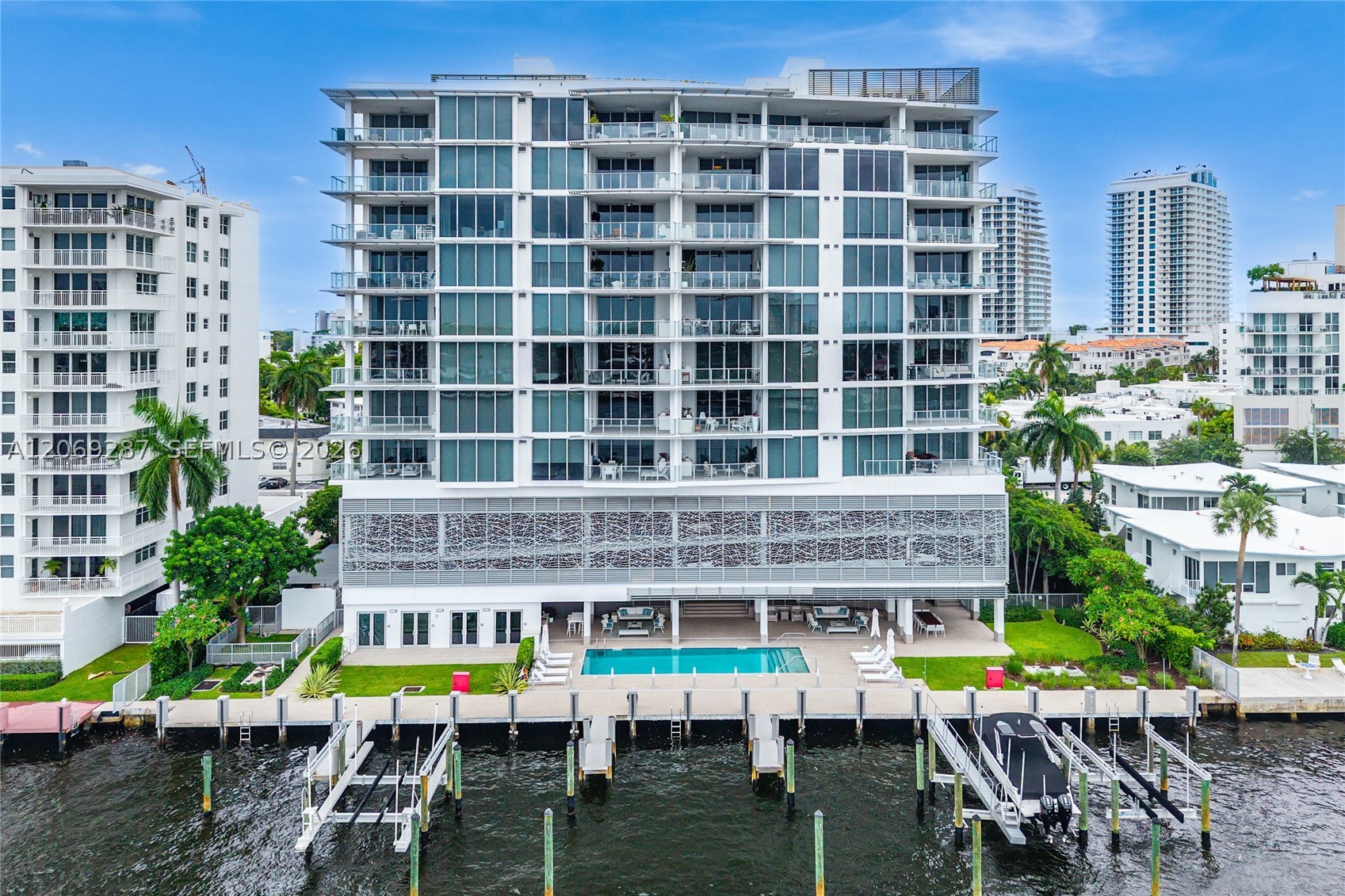 435 Bayshore Dr #703